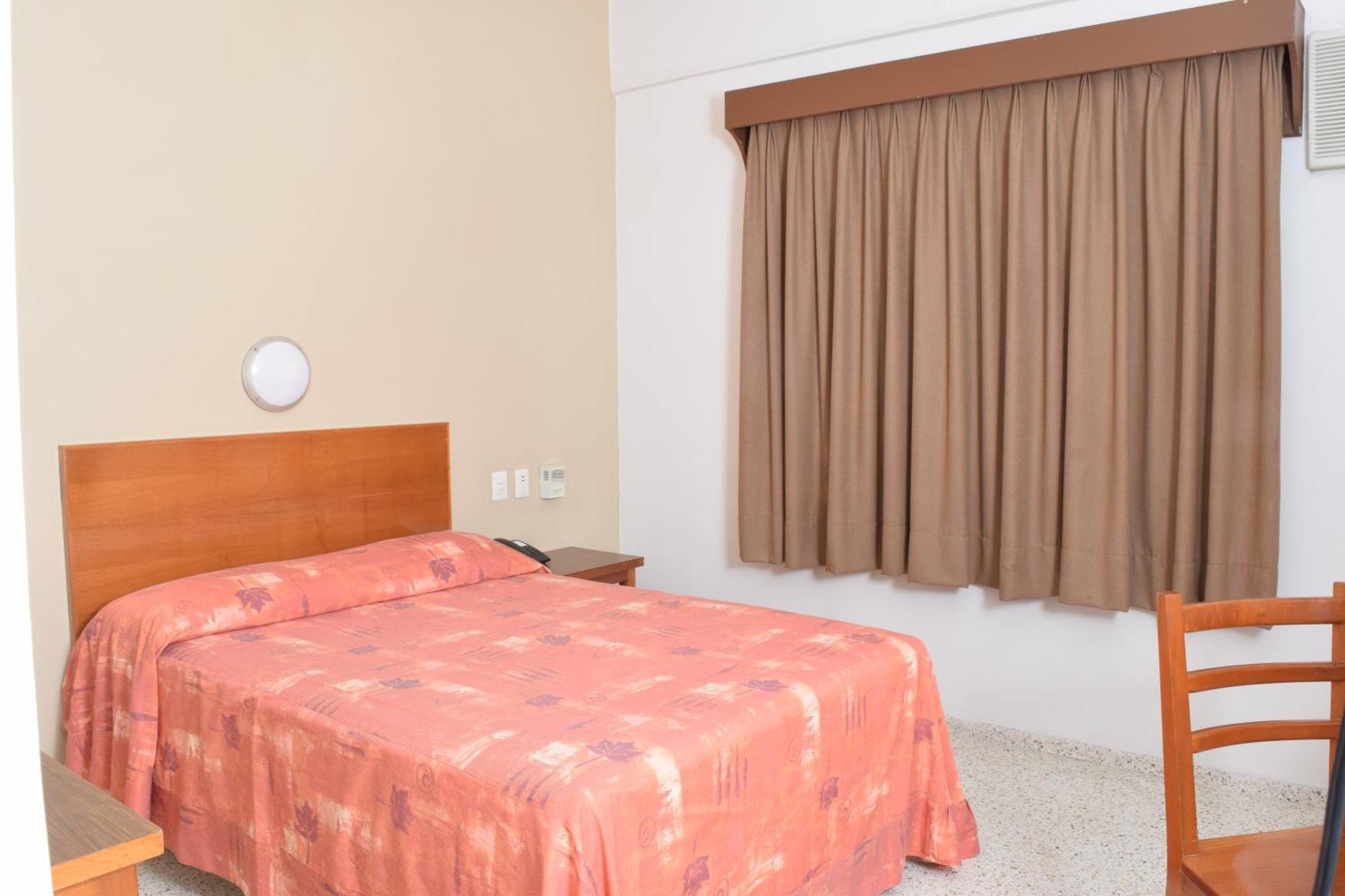 Hotel Delfines - A 2 Calles Del Acuario فيراكروز المظهر الخارجي الصورة
